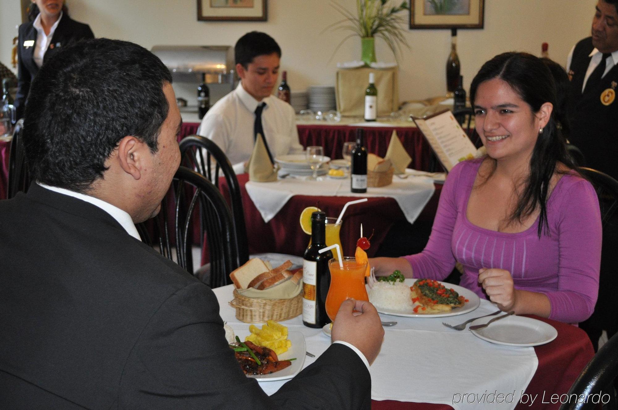 Embajadores Hotel Lima Nhà hàng bức ảnh